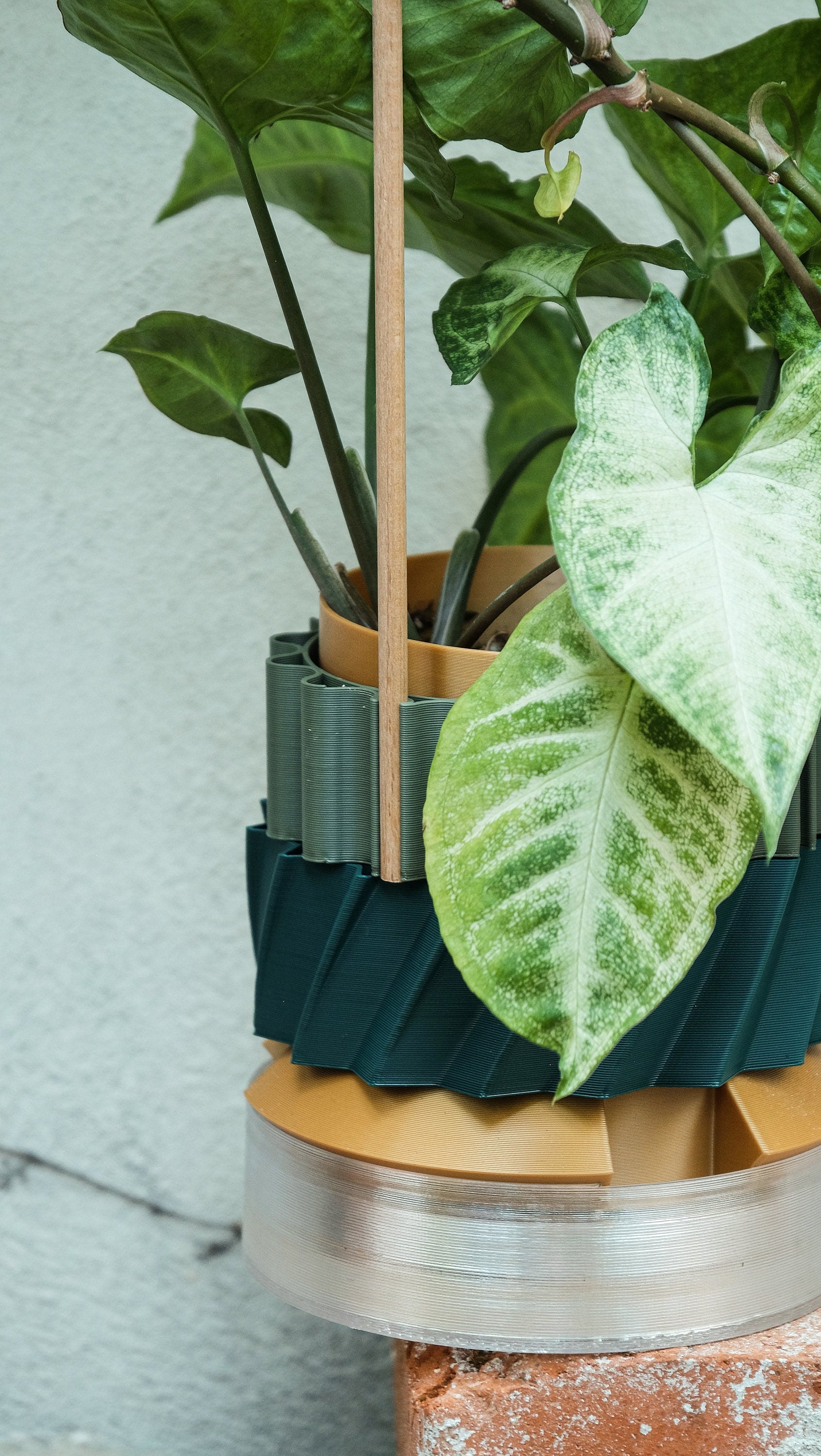 BRASS Eclectic Indoor Planter – Modern Eco Pot